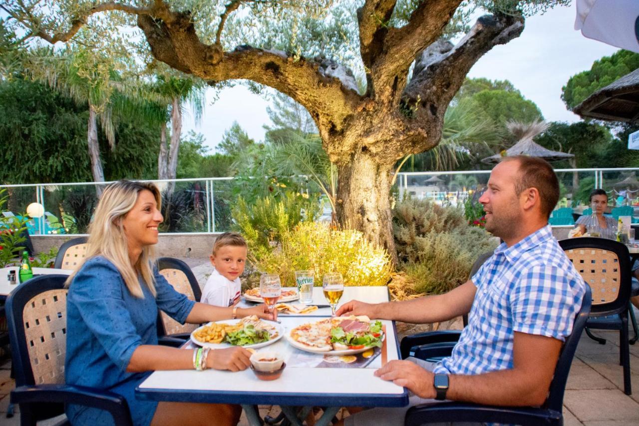 Chalets Met Buitenkeuken Op Camping Lei Suves - Joycasa Roquebrune-sur Argens Bagian luar foto