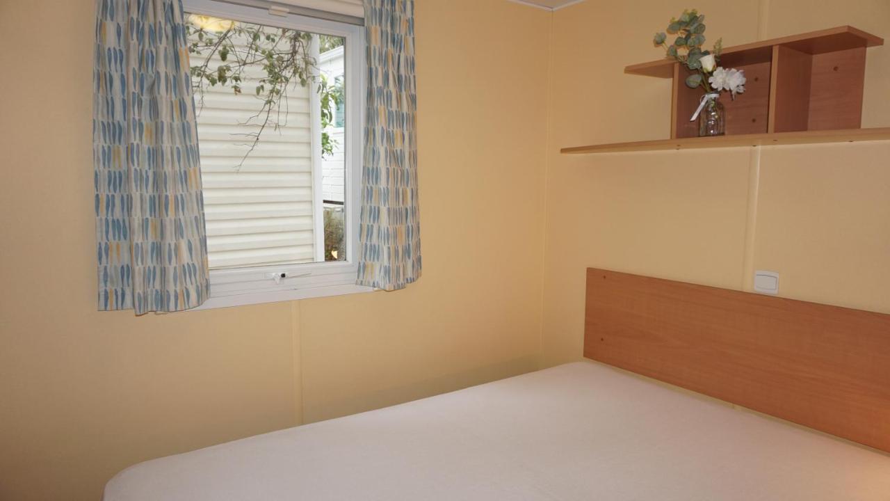Chalets Met Buitenkeuken Op Camping Lei Suves - Joycasa Roquebrune-sur Argens Bagian luar foto