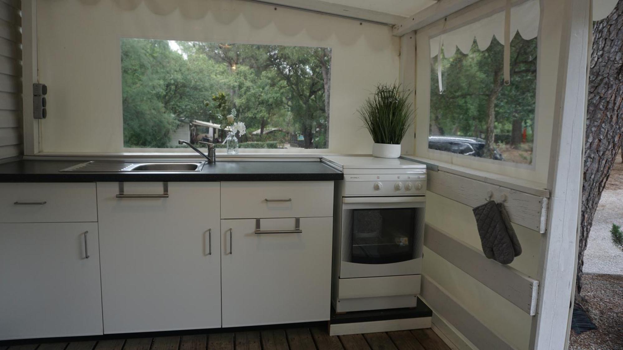 Chalets Met Buitenkeuken Op Camping Lei Suves - Joycasa Roquebrune-sur Argens Bagian luar foto