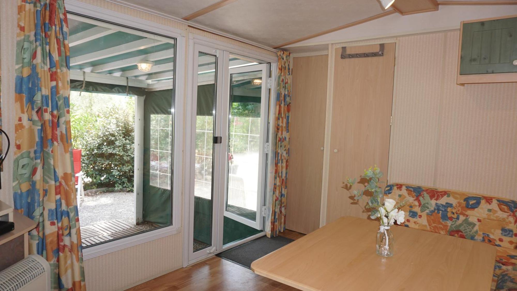 Chalets Met Buitenkeuken Op Camping Lei Suves - Joycasa Roquebrune-sur Argens Ruang foto